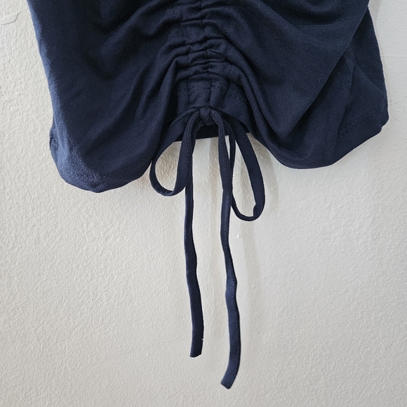 Ruched front tie crop top in navy size small NWOT - Picture 3 of 6